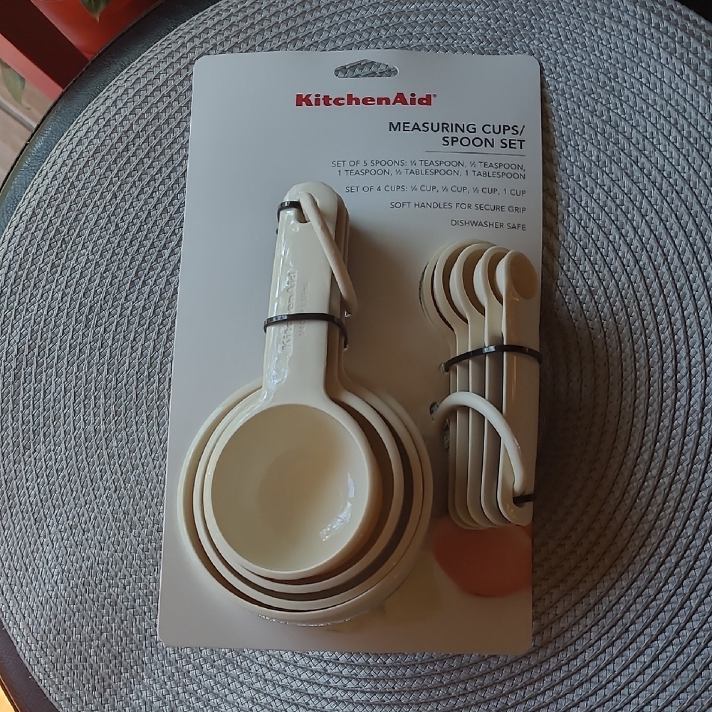 KitchenAid Measuring Cups and Spoons Set